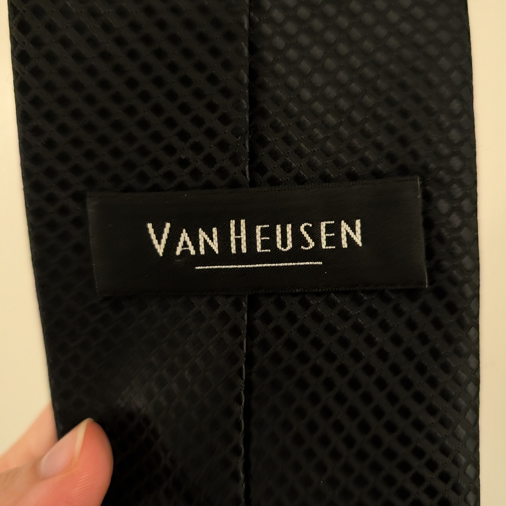 Van Heusen Black Textured Tie